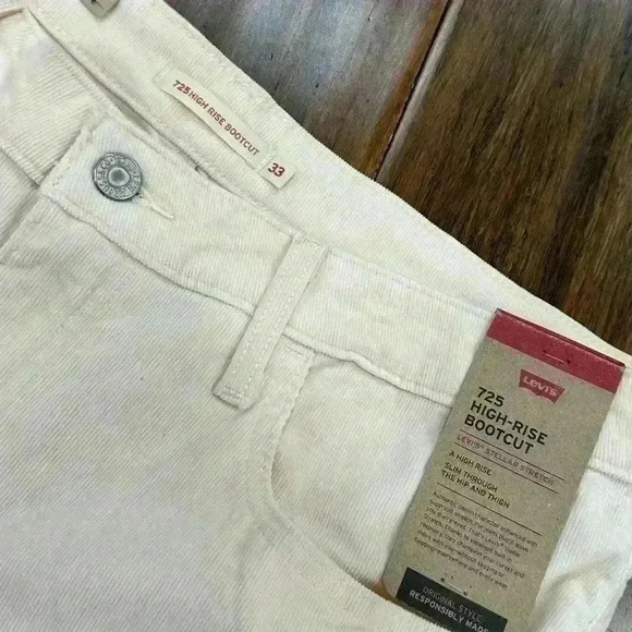 Levi’s women 725 HIGH RISE BOOTCUT size 33/30 BNWT corduroy ivory jeans - Picture 6 of 9